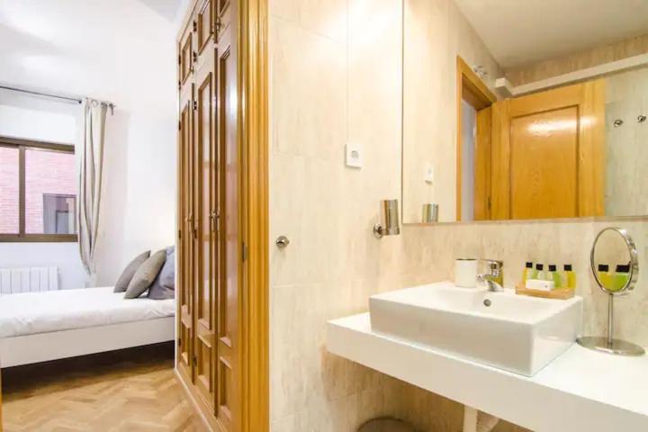 Bright & Spacious- City Center- 2Rooms-2Bathrooms Мадрид Екстер'єр фото